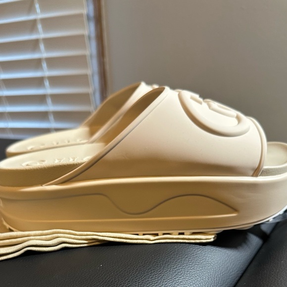 Gucci Women's Slide Sandals - Picture 3 of 3